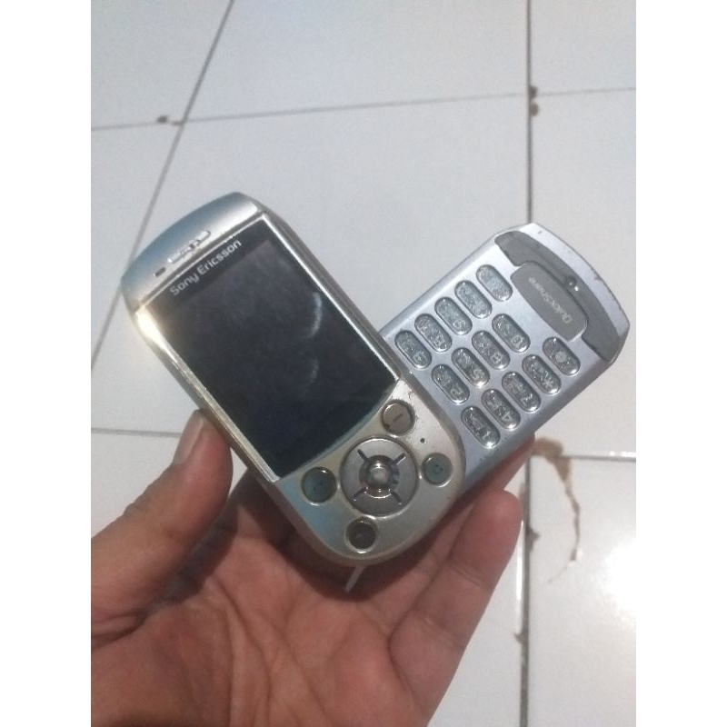 Sony Ericson S700i ( anggap mati )
