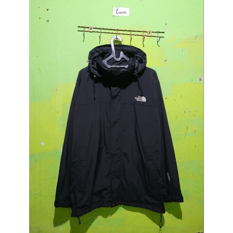 TNF HYVENT HITAM GORPCORE