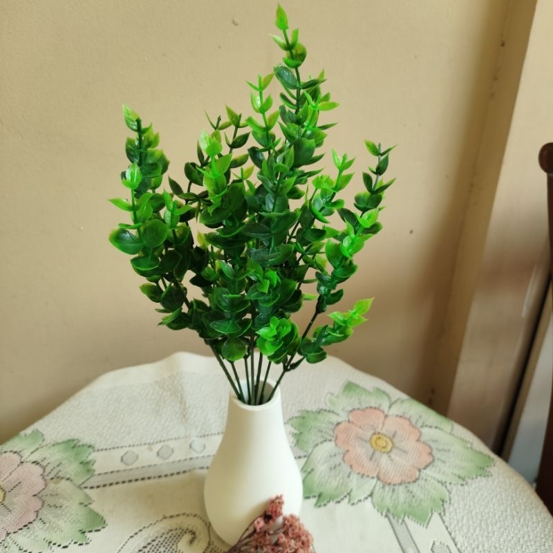bunga plastik eucalyptus, vas bunga gypsum minimalis