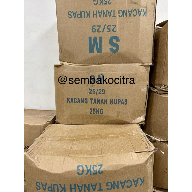 

Kacang Tanah Kupas BESAR (25/26) / KACANG KUPAS MENTAH BESAR DUS / isi 25 KG