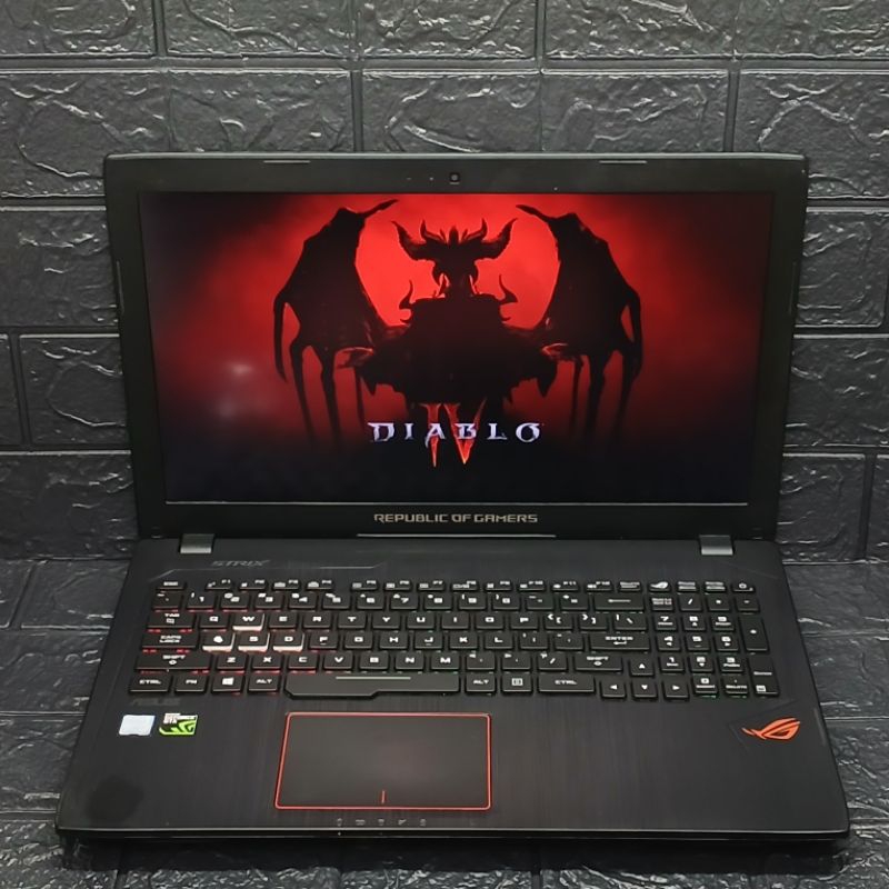 Laptop Gaming Asus ROG Strix GL553VD Intel Core I7-7700HQ 8/512GB GTX 1050