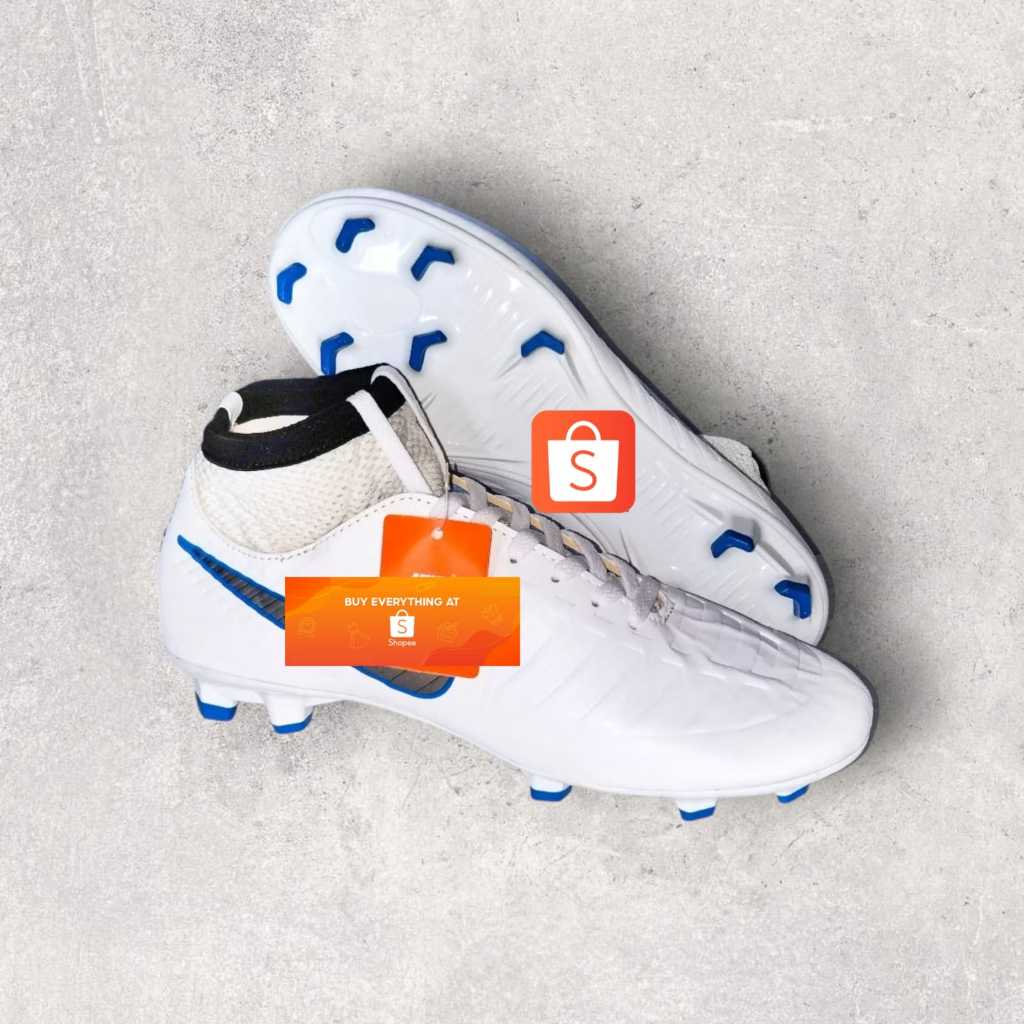 Sepatu Bola Phantom Luna 1 Harga Tepat