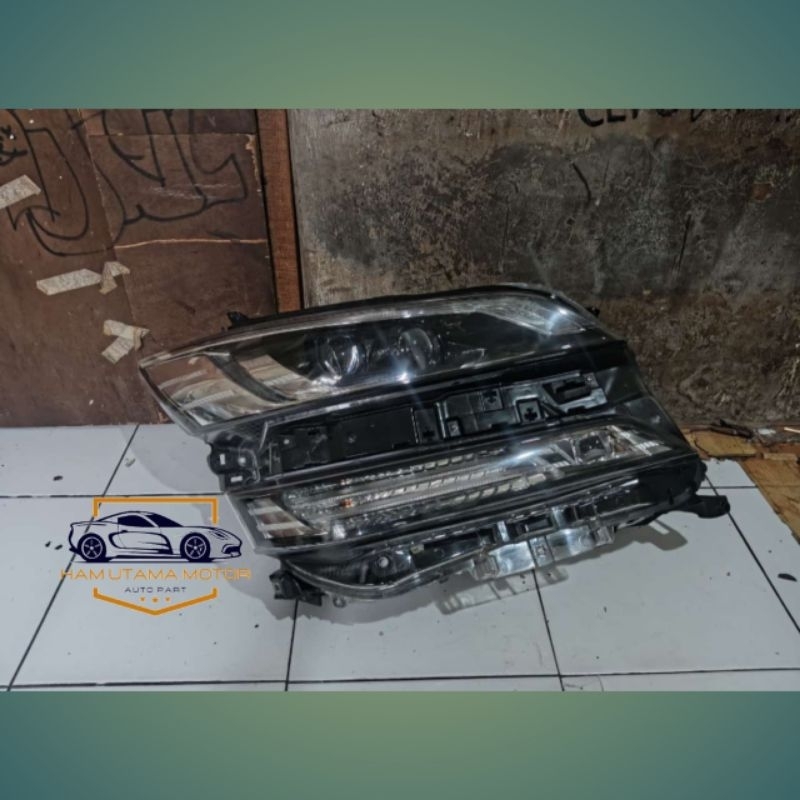 Headlamp mobil Toyota Vellfire 2017 original