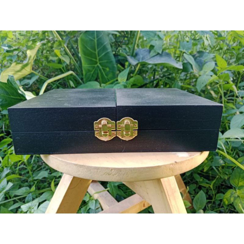 

kotak kayu box 25,5×19×6 kotak alat lukis