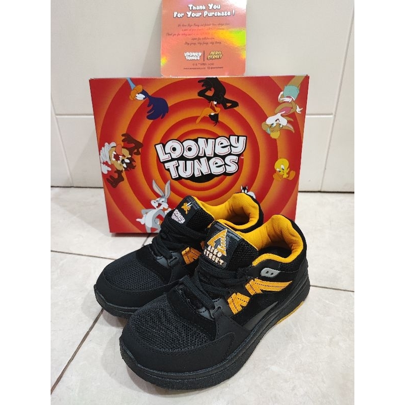 sepatu aero street looney tunes