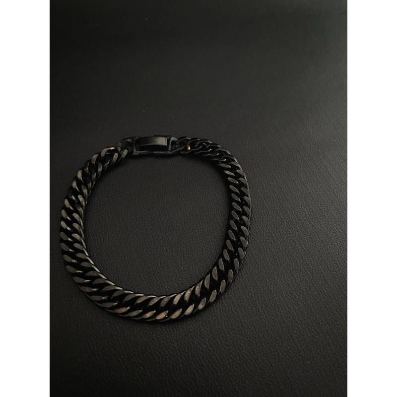 gelang rantai hitam