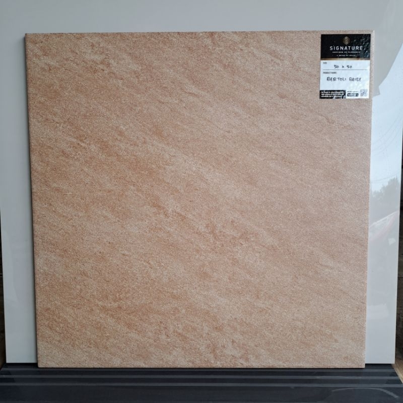 Keramik Lantai Garasi / Keramik Lantai Teras / Keramik Rustic / Keramik Kasar 50x50 Mulia Signature 
