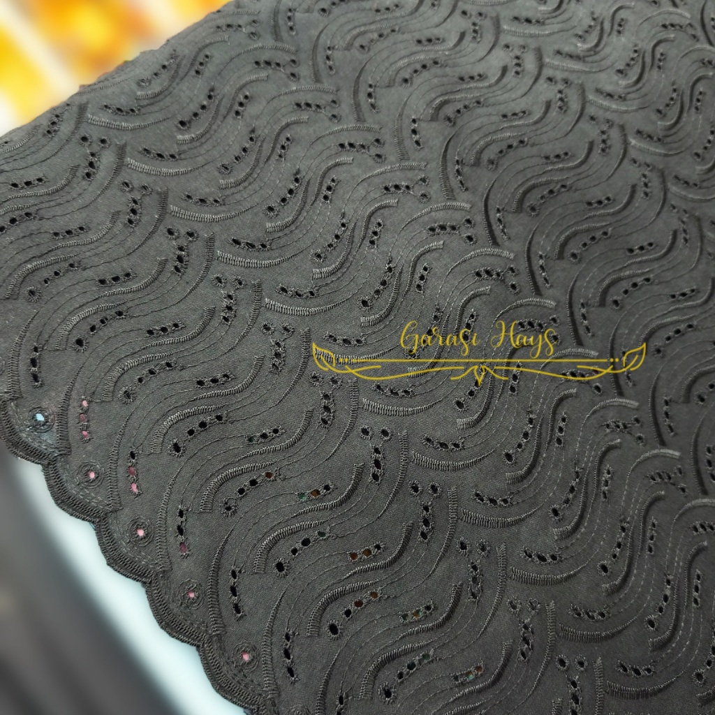 Kain Cotton Embroidery Katun Bordir Black Salur Lebar 135 cm