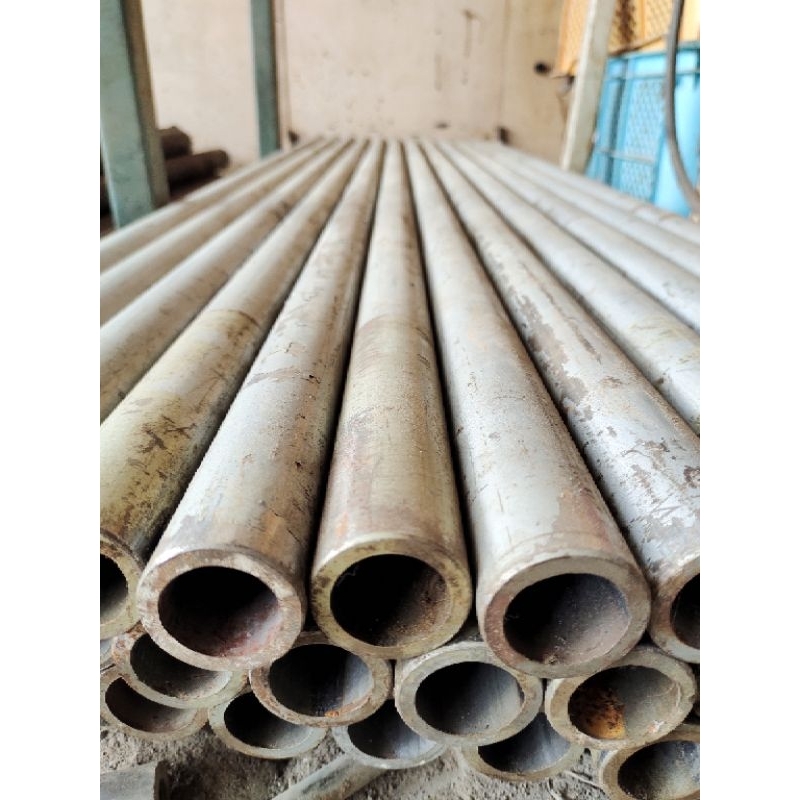 Pipa Besi Seamless Od 38 mm Id 28 mm Panjang 143 cm