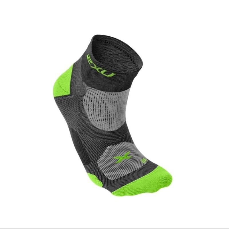 Kaos kaki ankle 2XU training VECTR socks
