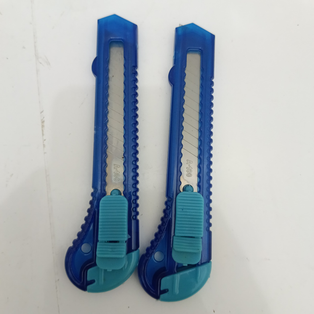 

1 Renteng Pisau Cutter MENKO Isi 12 pcs/Pisau Pemotong Dus/Pisau Potong