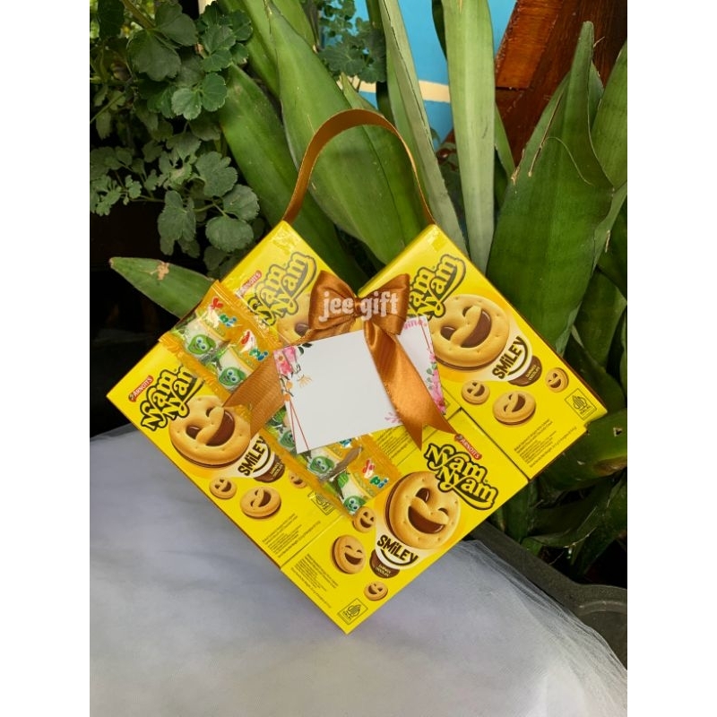 

Nyam-nyam + permen Alpenlinle love/hadiah ultah/kado ultah/hari guru/anniversary/hari ibu dll