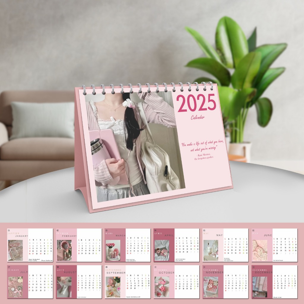 

PSO Kalender Meja Duduk Tahun 2025 Shabby Aesthetic Dekorasi Hiasan Kamar Rumah