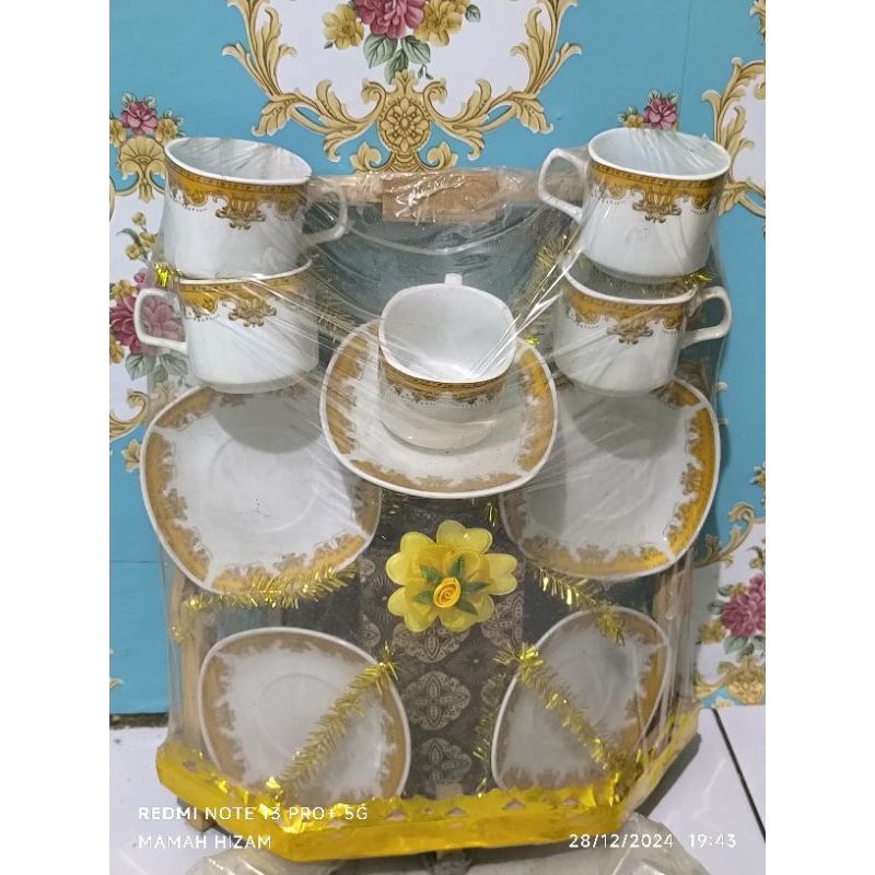 1 Set Cangkir Kopi & Piring Kecil