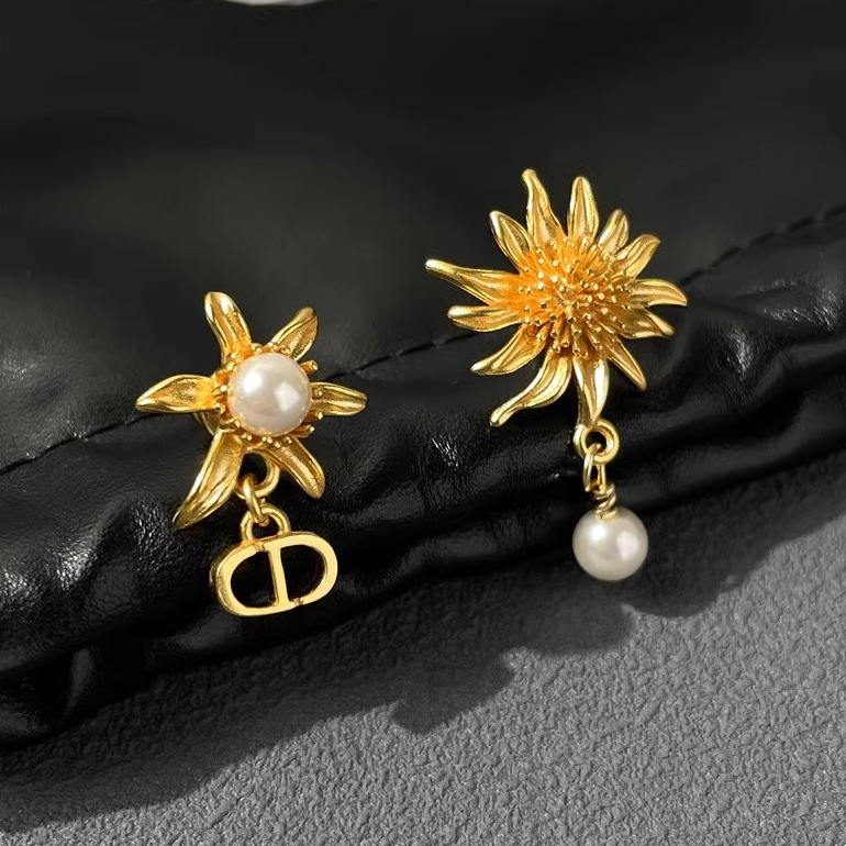❤️COD 17K emas asli Anting Bunga Matahari 17K emas asli Anting Bunga Matahari