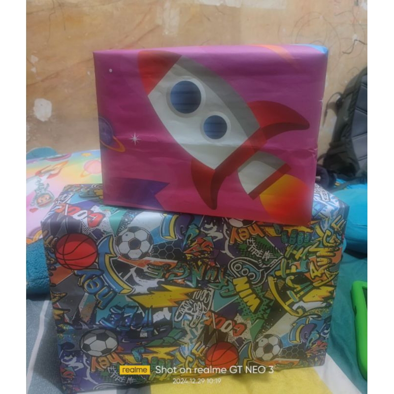 

Kertas Kado Bungkus Kado