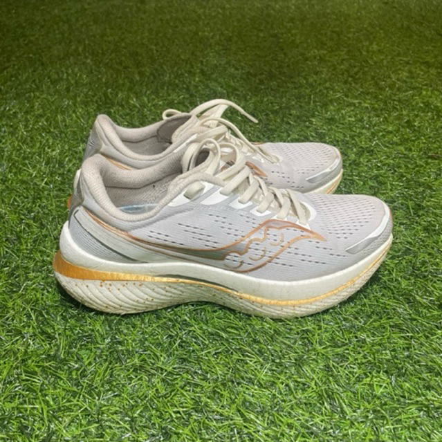 Saucony Endorphin Speed 3 Original White Gum