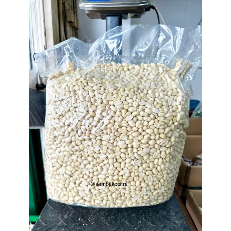 

Kacang Tanah Kupas Mentah SEDANG (41/51) berat 12.5KG