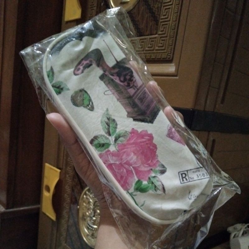 

Tempat pensil minimalis