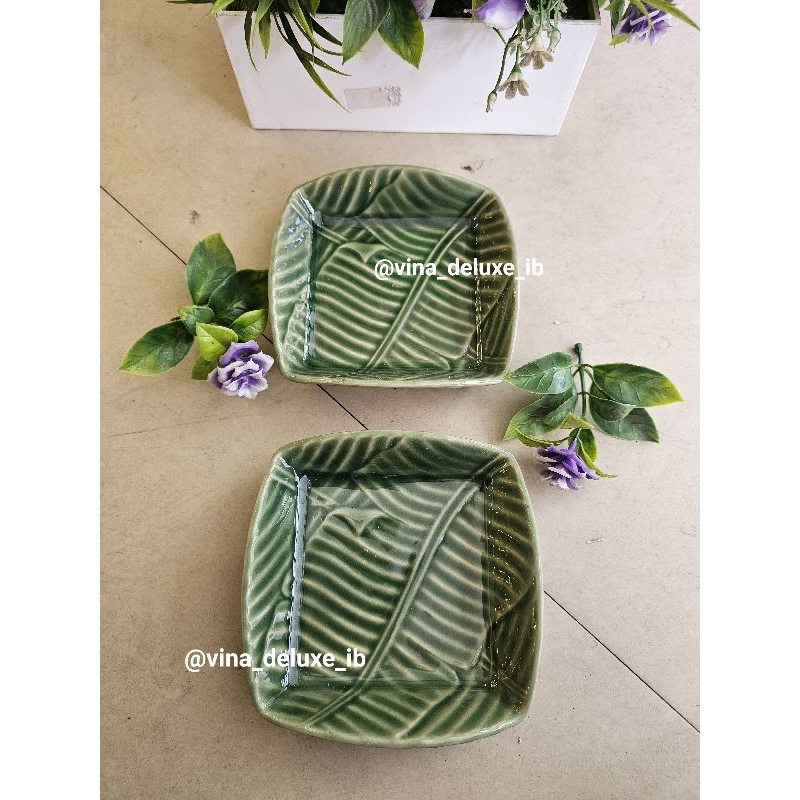 Piring Keramik Persegi Motif Daun (per satuan)