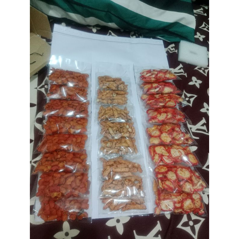 

Basreng, krupuk seblak, makaroni pedas