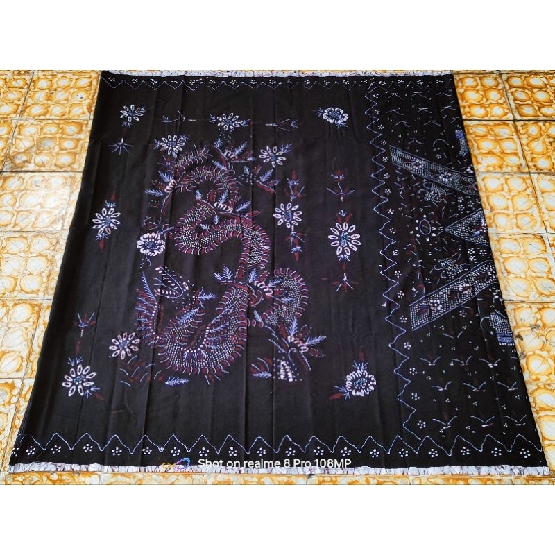Sarung Batik Hitam Putih