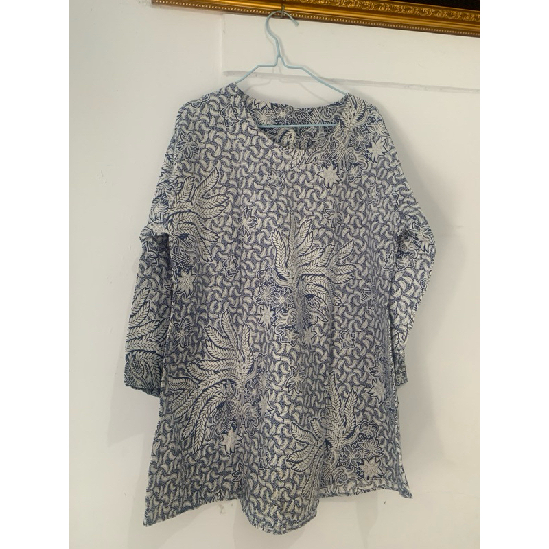 Blus Batik Biru Putih