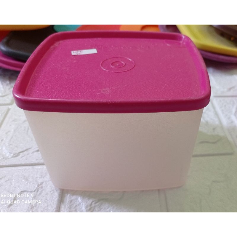 Tupperware second / preloved.