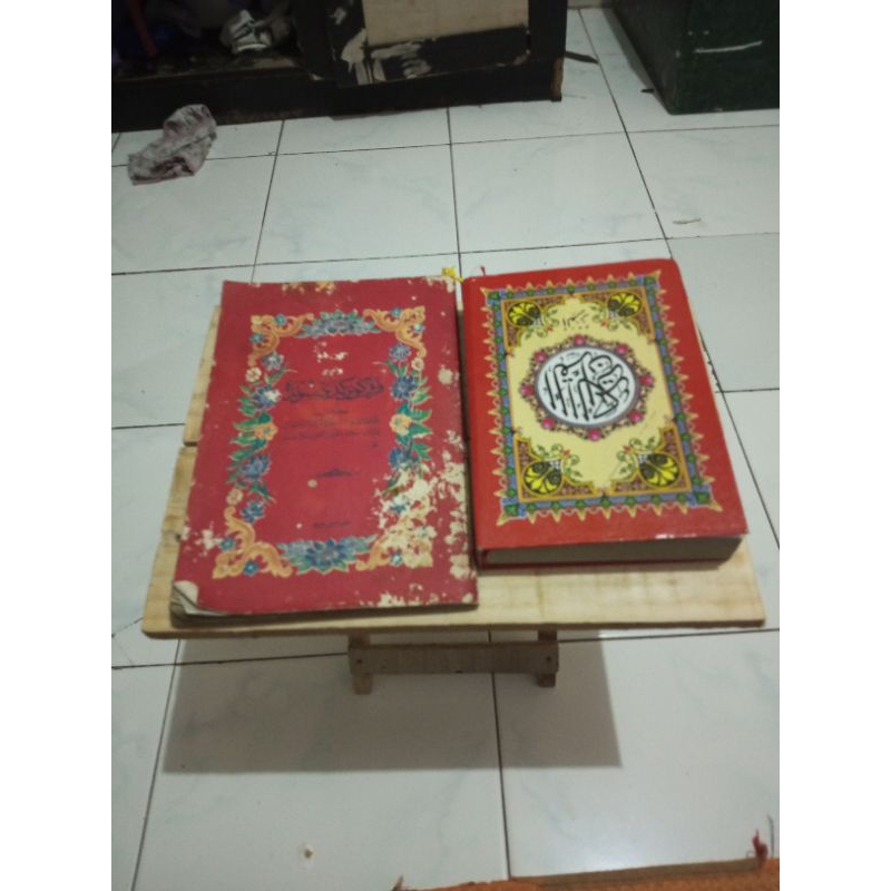 

lekarlipat,dudukanbuku,kitansuci