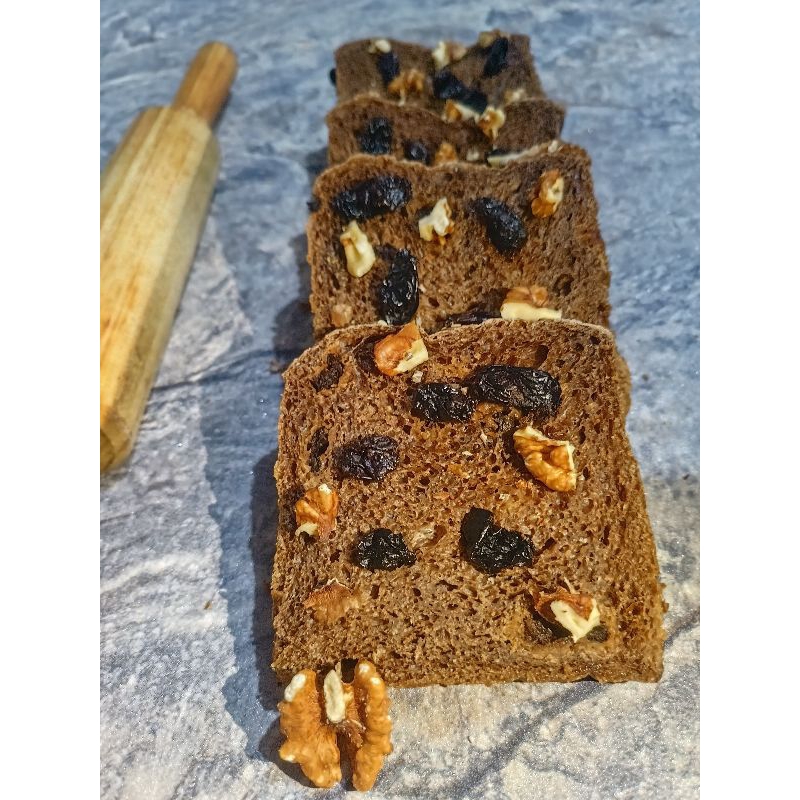 

Roti Gandum Cokelat Raisin WaLnut (Bebas Gula, Susu, Telur, Butter) dengan olive oil