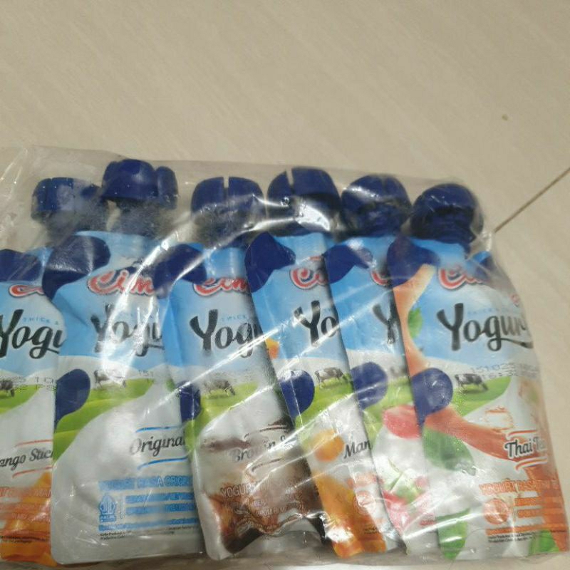 

yoghurt squeeze cimory 120 gr isi 6 mix rasa random