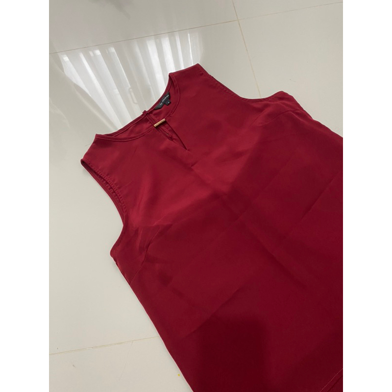 Blouse Merah Tanpa Lengan | Merk Executive