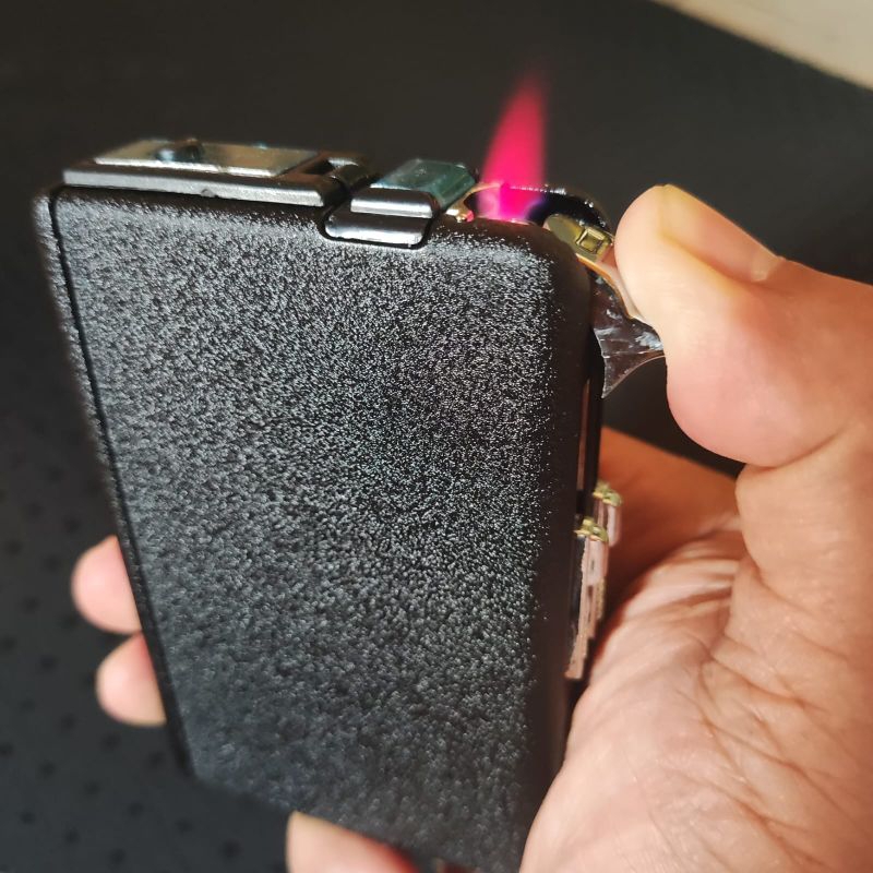 Korek api + kotak rokok