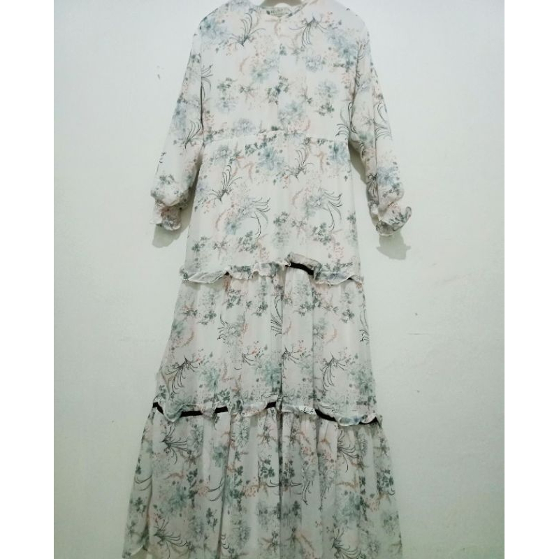 Gamis syari putih tulang motif preloved