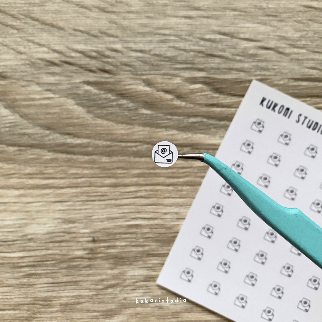 

Stiker email | Kukoni Studio Tiny Icon Sticker