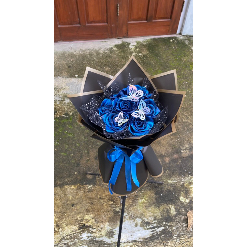 

bucket pita satin