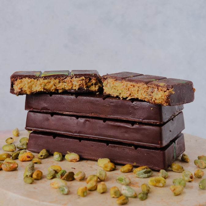 

COKLAT DUBAI KUNAFA PISTACHIO - CAKETIME.CO - DARK AND MILK CHOCOLATE