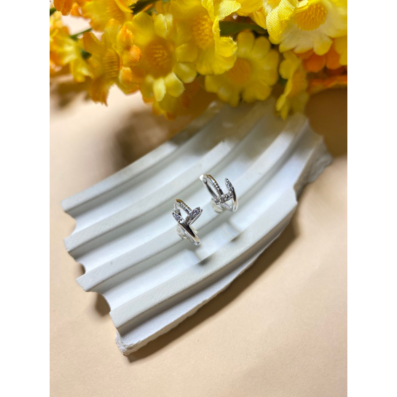Laris jewellery anting putih paku 17k