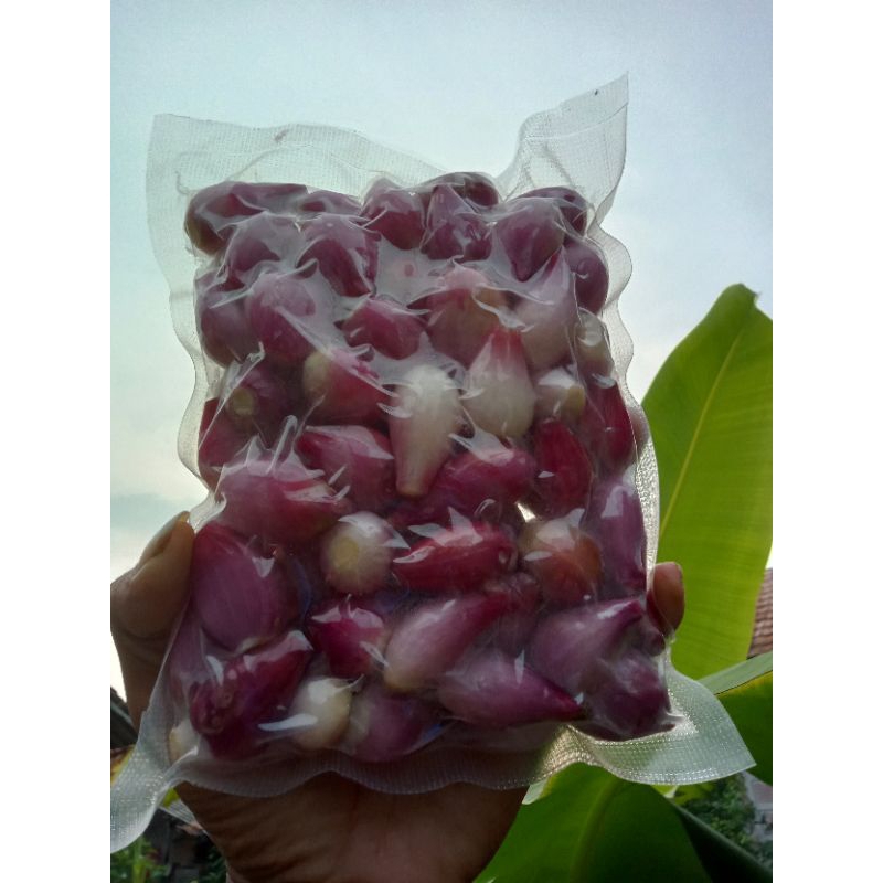 

Bawang merah kupas