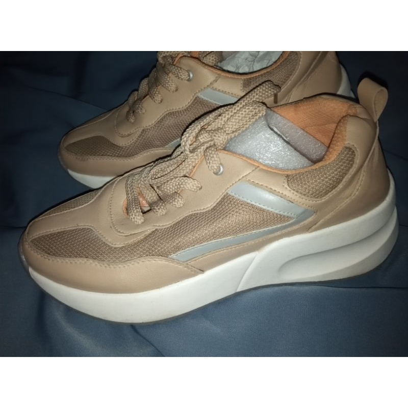 preloved sneakers sepatu polla polly x zenith