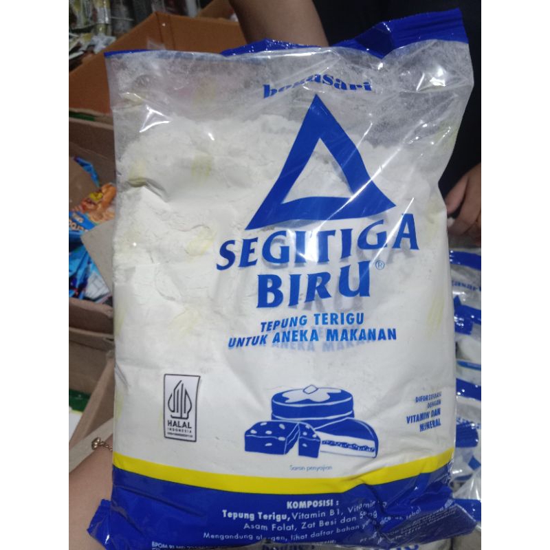 

TEPUNG TERIGU SEGITIGA BIRU/CAKRA KEMBAR/LENCANA MERAH