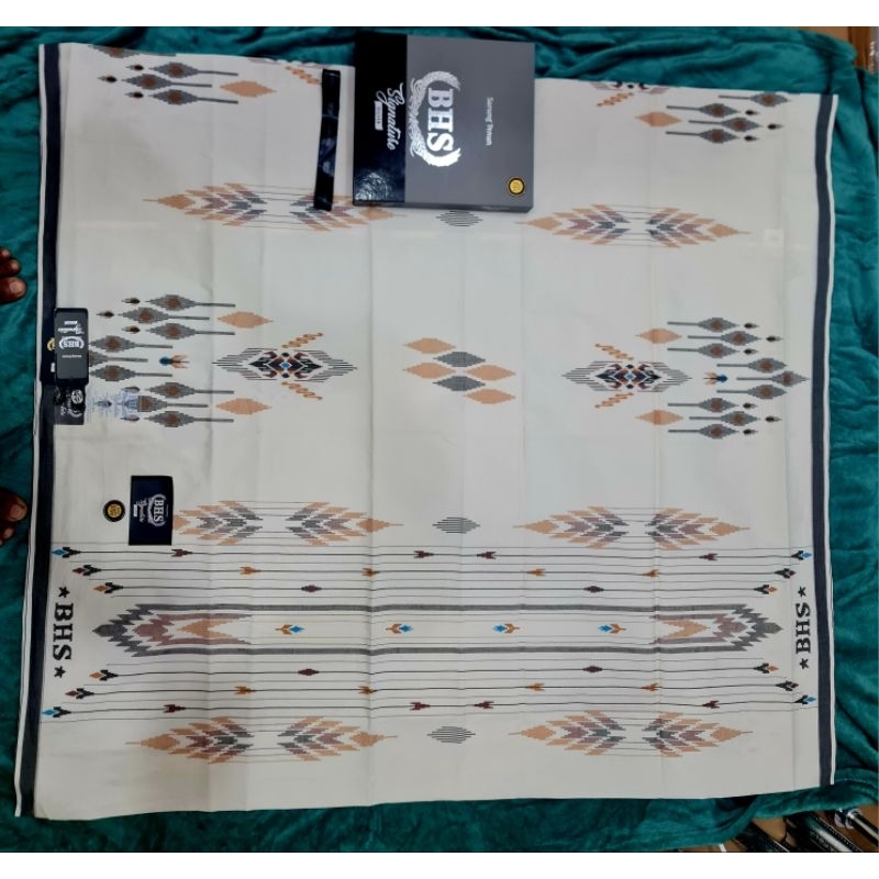 BHS Signature silver putih