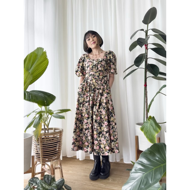 preloved i am starry monet dress black floral