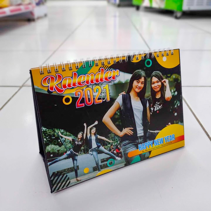 

[TERMURAH] KALENDER MEJA 2025 HARD COVER SATUAN ISI 8 LEMBAR PREMIUM QUALITY by ASTORE ID OFFICIAL