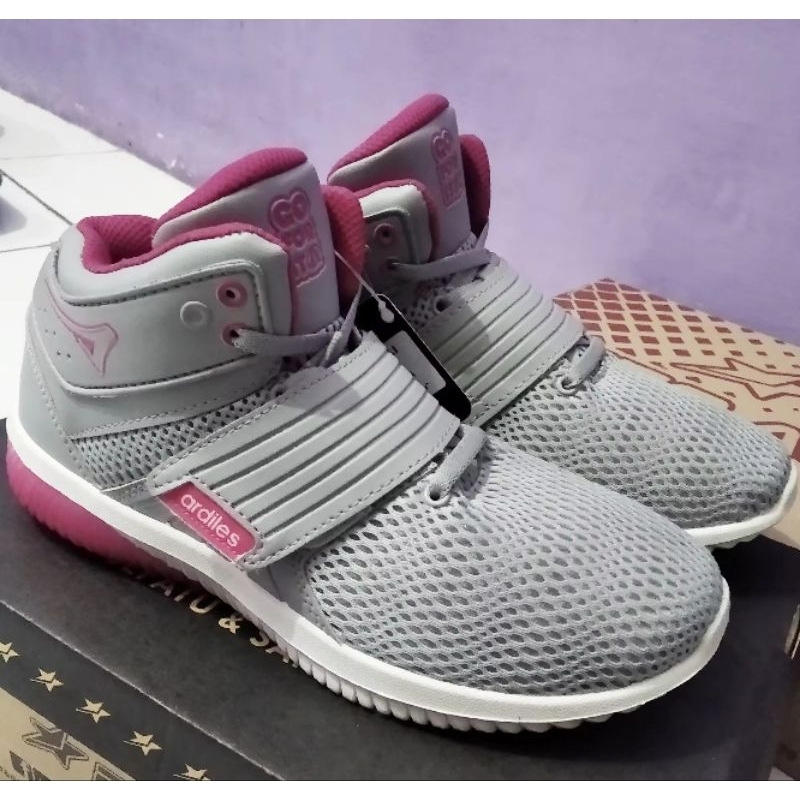 SEPATU SNEAKERS WANITA SEPATU ARDILES.  SIZE 35