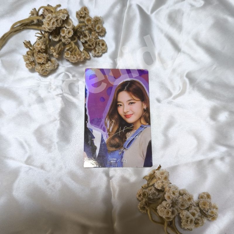 [PC] Photocard ULTRA MILK x ITZY "Lia"