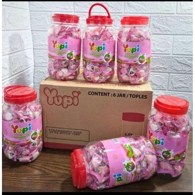 

YUPI STROBERI KISS JAR TOPLES 300GR