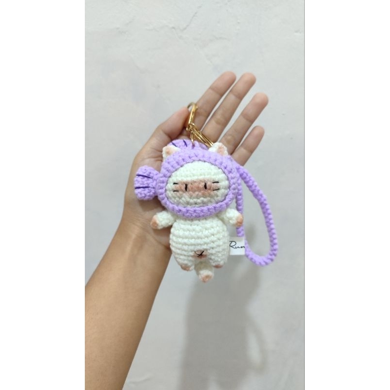taiyaki cat crochet keychain