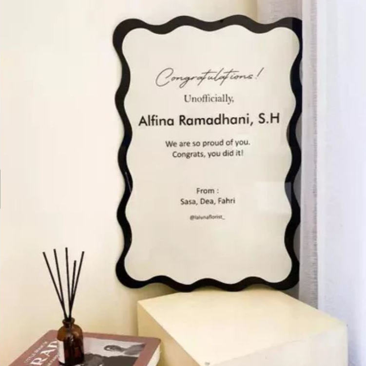 Bunga Papan Akrilik Ucapan Wisuda Acrylic Sign 90x60