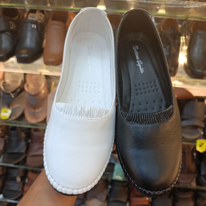 Sepatu Bettina 467